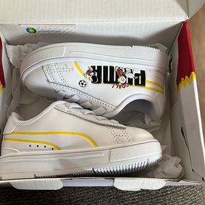 Infant puma sneakers
